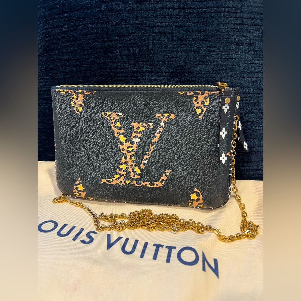 Louis Vuitton Giant Monogram Jungle Pochette Double Zip crossbody Bag🔥 - Picture 3 of 16